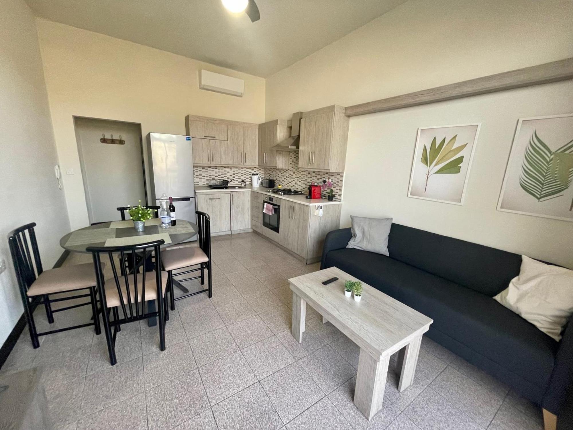 Seafront Apartment With Balcony Overlooking Marina Għajnsielem Exteriér fotografie